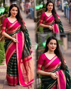 Hermoso y Rich Pallu y Jacquard Work Soft Lichi Silk Saree para ocasiones especiales disponible a precio mayorista - Product Image 5