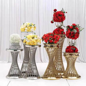 Dreamlike Worldwide Trading Crystal Decor Base en métal Love Cake Table pour gâteaux de mariage Plinthes de fête personnalisées - Product Image 4