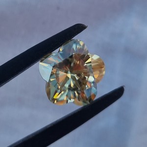 Beau vert 5 pétales forme de fleur Moissanite diamant forme fantaisie faisant pour pendentif et bague de fiançailles bijoux Hip Hop - Product Image 6