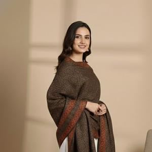 Elegante Chal de Lana Kullu para Mujer, Tejido a Mano con Patrones Clásicos, Suave y Cálido, Transpirable para Todas las Estaciones, Comodidad a Precio de Mercado - Product Image 4