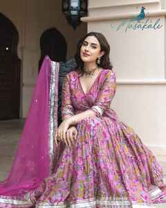 Vestido de Anarkali de fantasía de trabajo estampado Chanderi suave de último diseñador por Fab Zone - Product Image 3