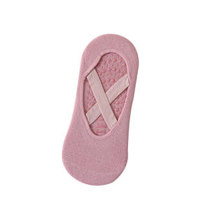 Calcetines de Yoga Delgados para Mujer de Alta Calidad, Diseño Antideslizante para Danza, Ballet y Pilates, con Logotipo Personalizable y Degradado de Color - Product Image 5