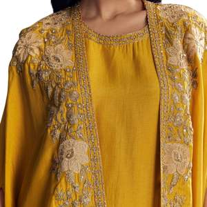 Vente en gros Ensemble Sharara jaune avec cape Zari pour réception de fête de mariage et commandes en gros ethniques personnalisées - Product Image 5