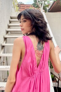 Vestido Largo Bohemio Rosa Sólido de Viscosa, Hecho a Mano, con Cuello Halter, Dobladillo Evase, Holgado, Transpirable, Lavable, sin Espalda, con Borlas - Product Image 6