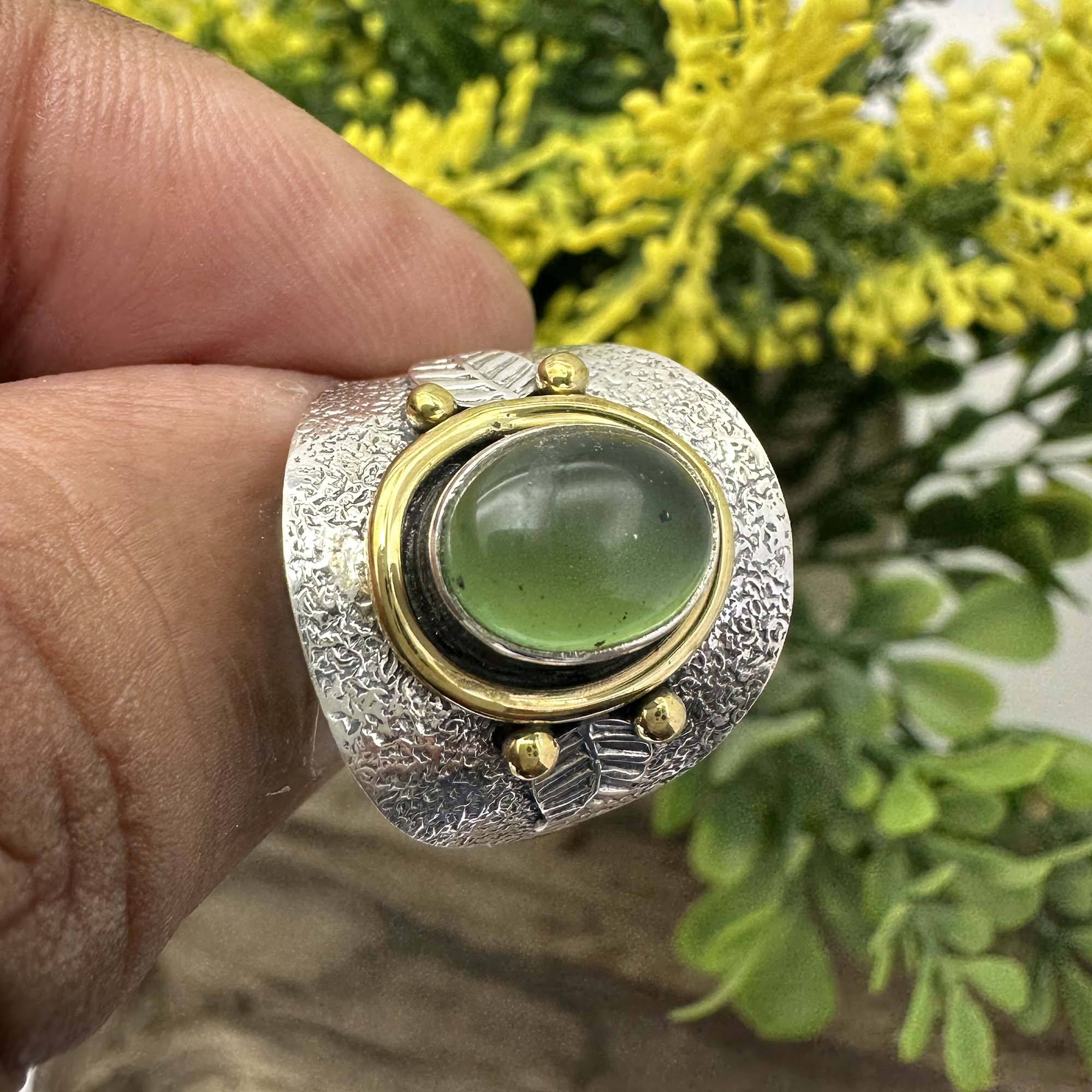 สีเขียว