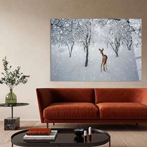Impression sur toile Cerf d'hiver : Art mural en verre trempé Forêt enneigée, ART EN VERRE TREMPÉ - Product Image 1