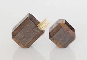 Porte-cure-dents en bois massif, minimaliste, de haute qualité, écologique, fait à la main, pour la cuisine et la salle à manger - Product Image 3