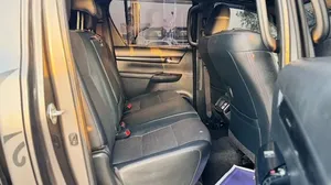 Nuovissima Toyota Hilux 2019 Modificata per Fuoristrada - Barra Sportiva sul Tetto - Bull Bar - 2.8L 5 Posti Diesel Trasmissione Manuale Guida a Destra - Product Image 4