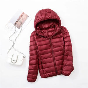 Veste en duvet d'hiver de haute qualité à capuche Designer Custom Women Puffer Jacket Fashion women outdoor casual hood puffer jacket - Product Image 4
