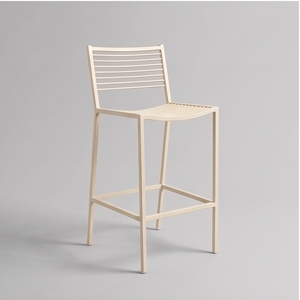 Tabouret de bar moderne en métal avec assise rectangulaire et pieds coniques, design minimaliste pour l'extérieur, mobilier commercial durable - Product Image 2