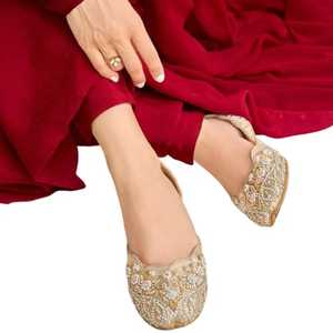 รองเท้า khussa สำหรับผู้หญิงปักสีทองแบบดั้งเดิมของปากีสถานคุณภาพระดับพรีเมี่ยม - Product Image 1