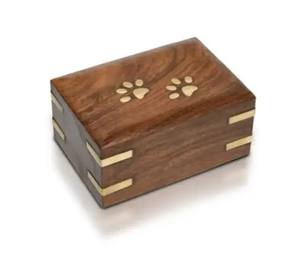 เหยือกสัตว์เลี้ยงอุ้งเท้าสําหรับเถ้า เศษศพแกะสลัก เหยือกสําหรับเถ้าสัตว์เลี้ยง เหยือกทองเหลืองสีทองพร้อมการแกะสลักสัตว์เลี้ยงอุ้งเท้าทําด้วยมือ - Product Image 6