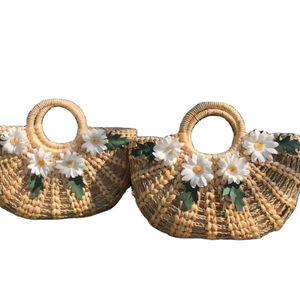 Sac en jacinthe d'eau écologique fait à la main du Vietnam Léger solide et à la mode pour une utilisation estivale - Product Image 1