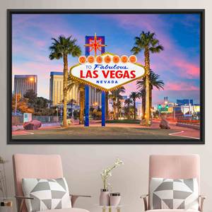 Tableau imprimé sur toile : vue sur un paysage élégant pour la décoration de la maison, toile encadrée noire - Product Image 1