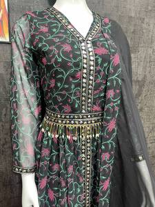 Nouveau haut Anarkali à impression numérique de vêtements de fête de créateur avec sari de style pakistanais Dupatta - Product Image 5