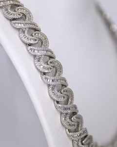 Meilleure qualité personnalisée Infinity Loop Baguette Moissanite diamant chaîne cubaine bijoux de corps luxueux à la mode pour les fiançailles - Product Image 3