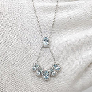 Collar con Colgante de Aguamarina Ovalada de 1.53 Ct, Cadena de Oro Blanco Sólido de 14k con Múltiples Diamantes en Halo, Collar para Mujer con Envío Rápido - Product Image 5