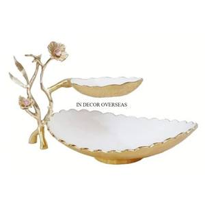 Interior recubierto de polvo de color blanco con cuenco de metal exterior chapado en oro de alta calidad con soporte de base de diseñador de flores y hojas - Product Image 2