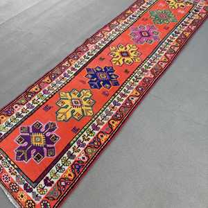 Tapis turc vintage 2,8x9,2 pi (84x279 cm), tapis persan Herki rouge et bleu - Product Image 2
