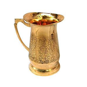 Carafe à eau au design coloré tendance, design en laiton métallique, finition plaquée or, décoration pour restaurant, hôtel et maison - Product Image 3