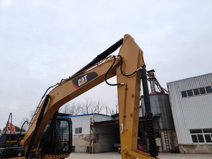 Excavatrice sur chenilles Caterpillar 320D d'occasion, modèle 2023, origine Allemagne, certifiée, avec moteur, boîte de vitesses et pompe inclus. - Product Image 3