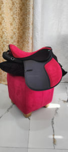 Silla de Montar Profesional de Estilo Inglés para Equitación, de Madera Sintética/Plástico, con Doble Banda Abdominal para Entrenamiento y Resistencia - Product Image 5