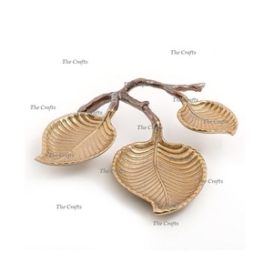 ถาดเสิร์ฟอลูมิเนียมสีทองพร้อมถาดโต๊ะเครื่องแป้งสำหรับตกแต่งแบบหรูหราดีไซน์คลาสสิก - Product Image 1