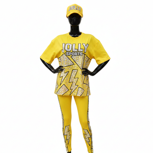 Ensemble sportswear femme : t-shirt ample en coton doux 200 GSM et legging en élasthanne jaune chenille avec logo personnalisé - Product Image 1