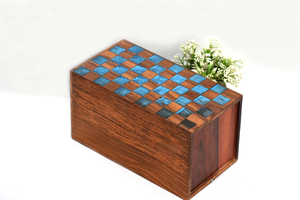 Urne funéraire en résine époxy et bois de rose avec bloc carré souvenir d'urne funéraire artisanale pour animaux de compagnie et humains - Product Image 3