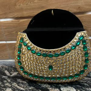 Bolso de mano y bandolera de metal con mosaico, marco cuadrado con piedras, cadenas con diseño de patrón y decoración de perlas, hecho a mano. - Product Image 2
