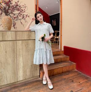 Vestido de rayas azules al por mayor con estampado de lazo V1293 ropa de maternidad absorbente de sudor para mujeres embarazadas vestido elegante con diseño de lazo - Product Image 2