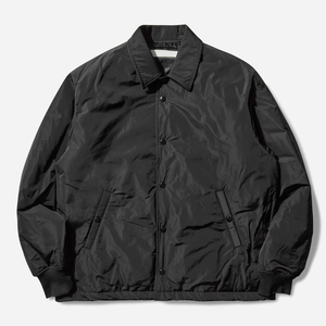 แจ็คเก็ตยีนส์สีพื้นสำหรับผู้ชายคุณภาพดีที่สุดปี 2026 สีดำ/น้ำเงิน แบบเรียบง่าย สวมใส่ได้ทุกวัน ปกเสื้อแบบปกเชิ้ต พร้อมลายตัวอักษรสำหรับผู้ชาย - Product Image 1