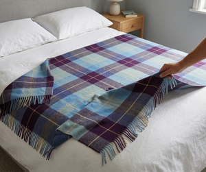 ROSEHANCOLLECTION ผ้าห่มขนสัตว์ผสมเนื้อนุ่มพิเศษ ลายสก็อตขนาดใหญ่ ทนทาน น้ำหนักเบา ระบายอากาศได้ดี เป็นมิตรกับสิ่งแวดล้อม รุ่น Four - Product Image 4