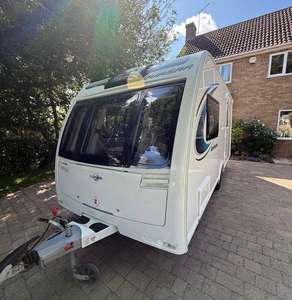 Mini caravane remorquable avec aménagement efficace. - Product Image 3