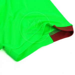 Uniforme de Fútbol para Hombre de Alta Calidad, Color Personalizado, 100% Poliéster, Secado Rápido y Transpirable - Product Image 3