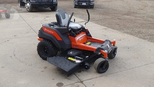 Tondeuse autoportée commerciale Husqvarna MZ54 Zero Turn 2026, 24 CV, plateau de coupe fabriqué ClearCut de 54 pouces, transmission hydrostatique, à vendre - Product Image 2