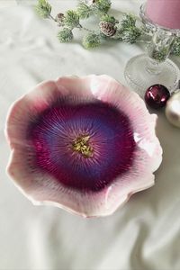 Pure resin bowl that blends perfectly with both vintage and contemporary interior themes for living rooms - Product Image 3