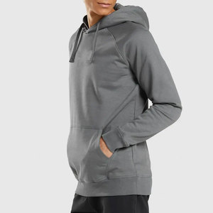 Sudadera con Capucha y Cremallera para Hombre, Personalizada con Logotipo, Corte Regular, Color Gris Sólido, Diseño con Bolsillos, Estilo Urbano - Product Image 4