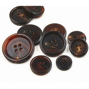 Botones de 4 agujeros de cuerno de buey hechos a mano para Blazers y trajes - Product Image 4