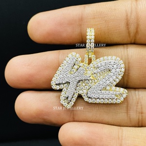 Colgante Personalizado con Número de Moissanita VVS, Plata de Ley 925, Corte Brillante Redondo, Estilo Hip Hop Unisex - Product Image 3