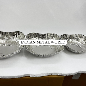 Bol décoratif en métal argenté fabriqué à la main pour la décoration intérieure et le service Bol à chocolat au design unique à bord ondulé au prix de gros - Product Image 6