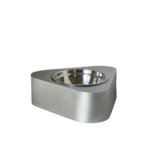 Bol de service de table décoratif en métal en forme de triangle couleur argent Design unique Dernière arrivée Bol de vaisselle artisanal - Product Image 1