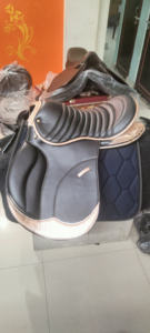 Silla de Montar Inglesa Profesional de Cuero para Endurance con Arco de Madera y Doble Banda Abdominal para Entrenador de Equitación - Product Image 5