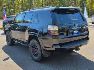 NEATLY utilisé 2022 To-yo-ta 4R _ u_nner TRD Off-Road Premium 4WD - Product Image 5