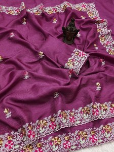 Crafted Contemporary Appeal Gujarat Vibrant Textile Traditions Saree avec Fausse Fourrure pour Navratri Events Party Occasions-Vente De Gros - Product Image 3