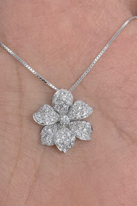 Magnifique collier pendentif en diamant de fleur en gros, diamant de laboratoire certifié IGI en or pur 14 carats ou en argent sterling, collier de mariée - Product Image 3