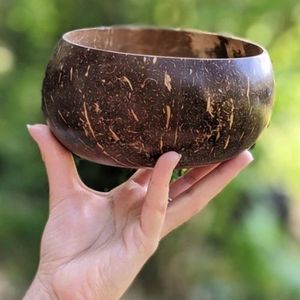 ชามกะลามะพร้าวธรรมชาติเป็นมิตรกับสิ่งแวดล้อมพร้อมดีไซน์แกะสลักจากเวียดนาม - Product Image 3