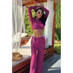 ชุดเสื้อและกางเกงลายฉลุพร้อมดีเทลลูกไม้ที่หน้าอก ชุด 2 ชิ้น สไตล์ 10098 - Product Image 4