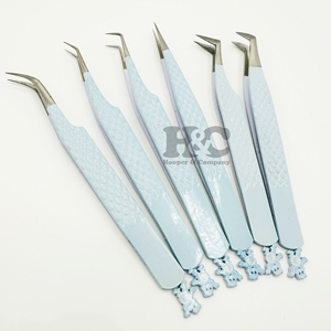 แหนบปลายแหลมสำหรับต่อขนตาแบบมืออาชีพ สีฟ้าอ่อน ผลิตจากสแตนเลสอย่างยั่งยืน ด้ามจับแบน แข็งแรง จับขนตาได้แน่น สำหรับต่อขนตาแบบมิงค์ - Product Image 6