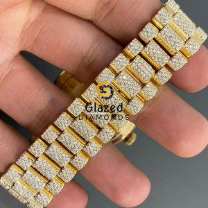 Montre Hip Hop Lab Grown pour hommes ornée de diamants ronds taille brillante VVS clarté et porter à la fête - Product Image 4